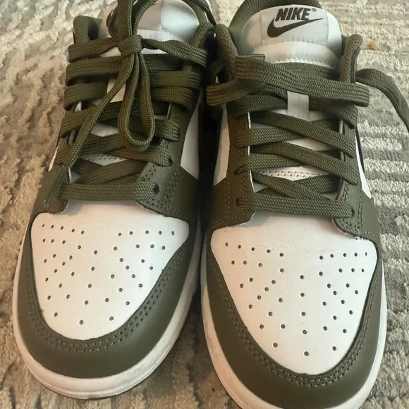 Nike Green and White Sneakers Classic Design - Picture 1 of 5
